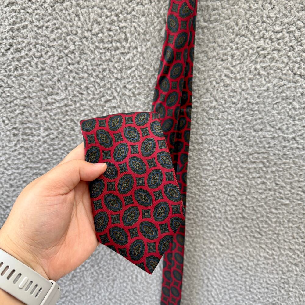 BURBERRY Tie Geometric All Silk Red Burgundy blue green Made in England Necktie